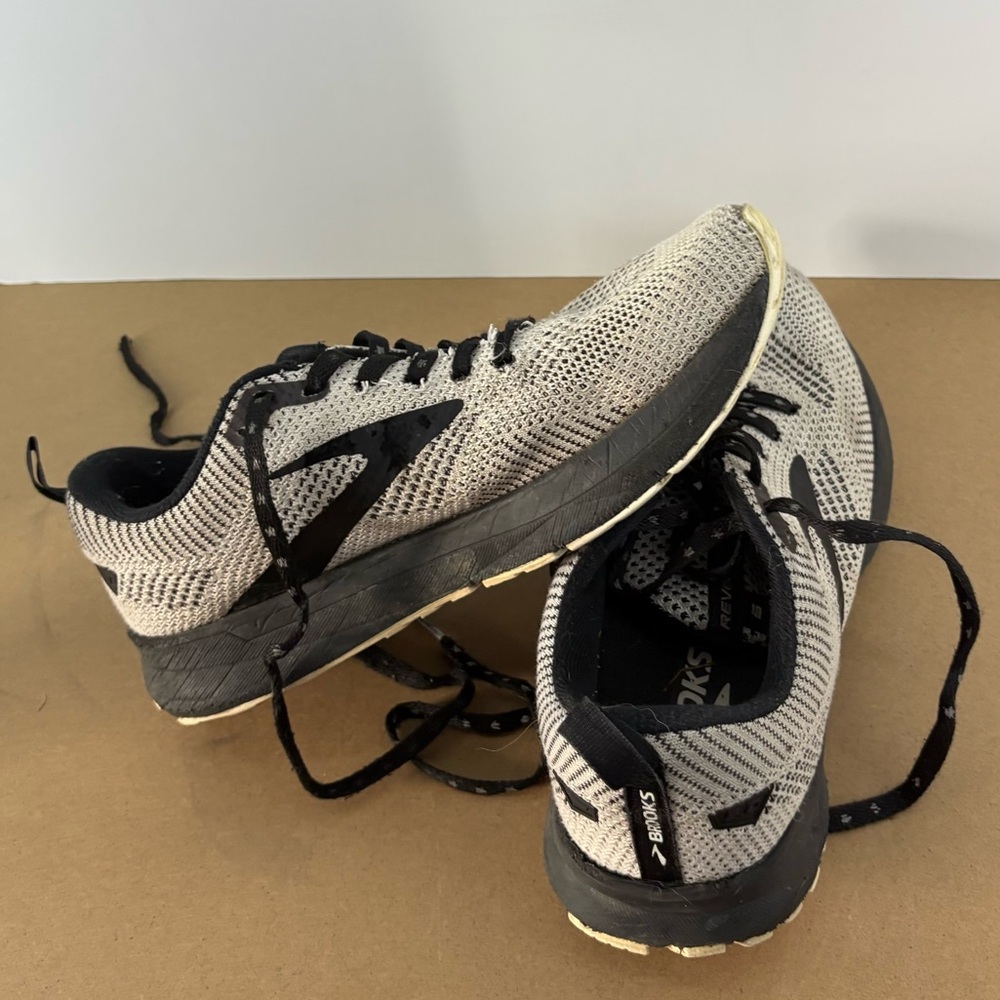 Brooks Black and White/Grey Running Shoes, Women's Size 8.5, Revel Series 5.0,